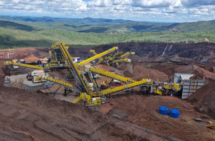 Planta de britagem e peneiramento